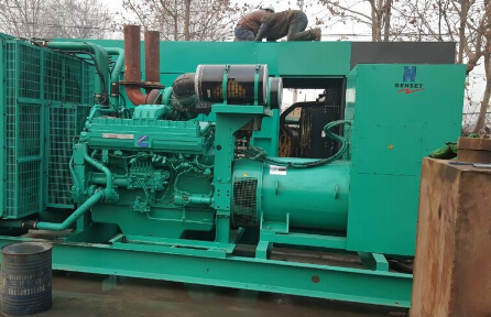 庆阳发电机组如何判断水冷式机油散热器内部是否需要清洗？